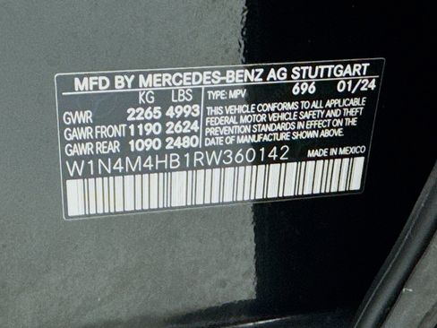 Used 2024 Mercedes-Benz GLB 250 4MATIC image 25