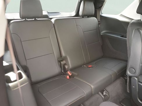 Used 2019 Chevrolet Traverse Premier w/ Driver Confidence II Package FWD image 16