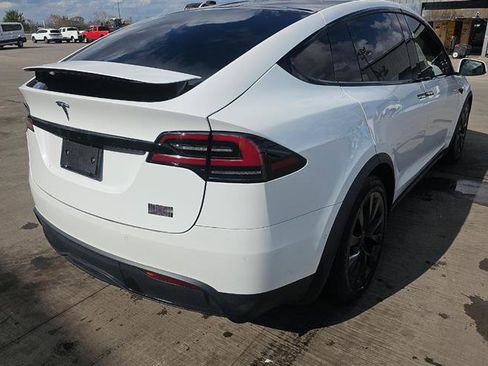 Used 2022 Tesla Model X Plaid image 9