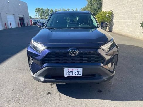Used 2025 Toyota RAV4 XLE AWD/4WD image 2