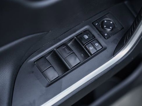Used 2021 Toyota RAV4 XLE AWD/4WD image 41
