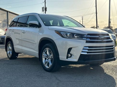 Used 2019 Toyota Highlander Limited FWD image 9