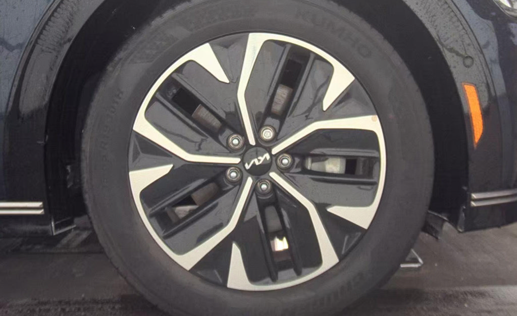 Used 2023 Kia EV6 Wind w/ Wind Technology Package AWD/4WD image 9