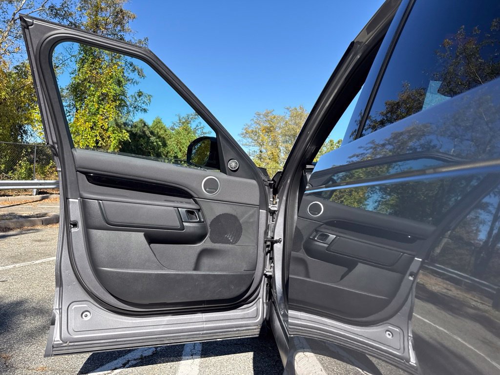 Certified 2025 Land Rover Discovery S AWD/4WD image 10
