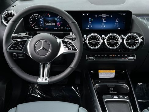New 2026 Mercedes-Benz GLA 250 image 23