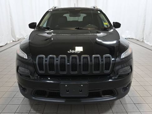 Used 2018 Jeep Cherokee Latitude Plus w/ Cold Weather Group AWD/4WD image 16