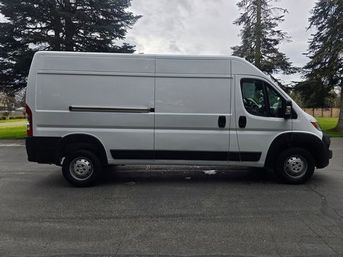 Used 2023 RAM ProMaster 2500 image 7