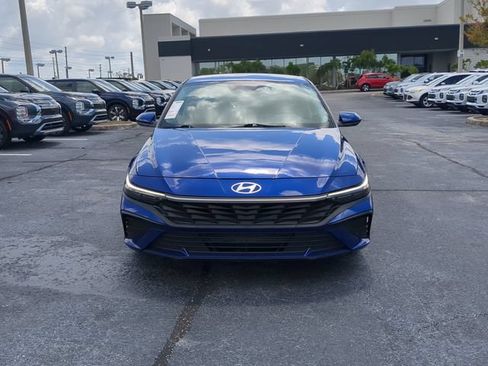 Used 2024 Hyundai Elantra SEL FWD image 3