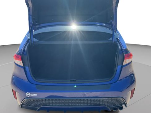 Used 2020 Toyota Corolla SE w/ Carpet Mat Package (TMS) FWD image 19