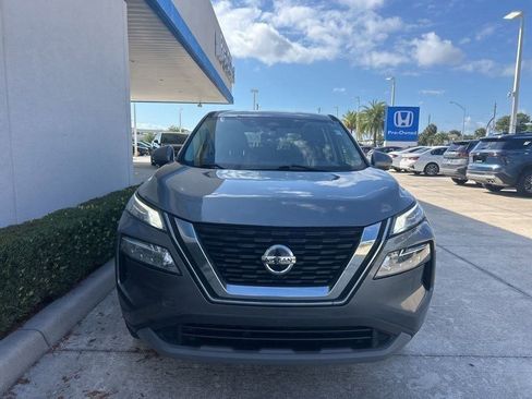 Used 2021 Nissan Rogue SV FWD image 2