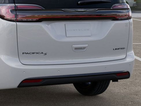 New 2026 Chrysler Pacifica Limited w/ S Appearance Package FWD image 13