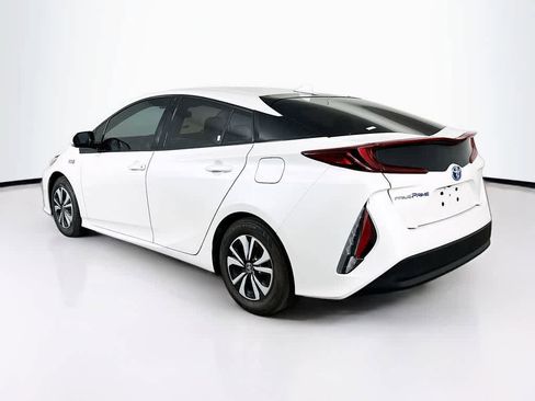 Used 2019 Toyota Prius Prime Plus FWD image 4