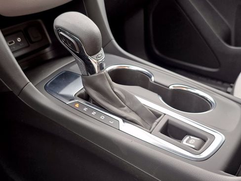 Used 2024 Chevrolet Equinox LS w/ LS Convenience Package FWD image 25