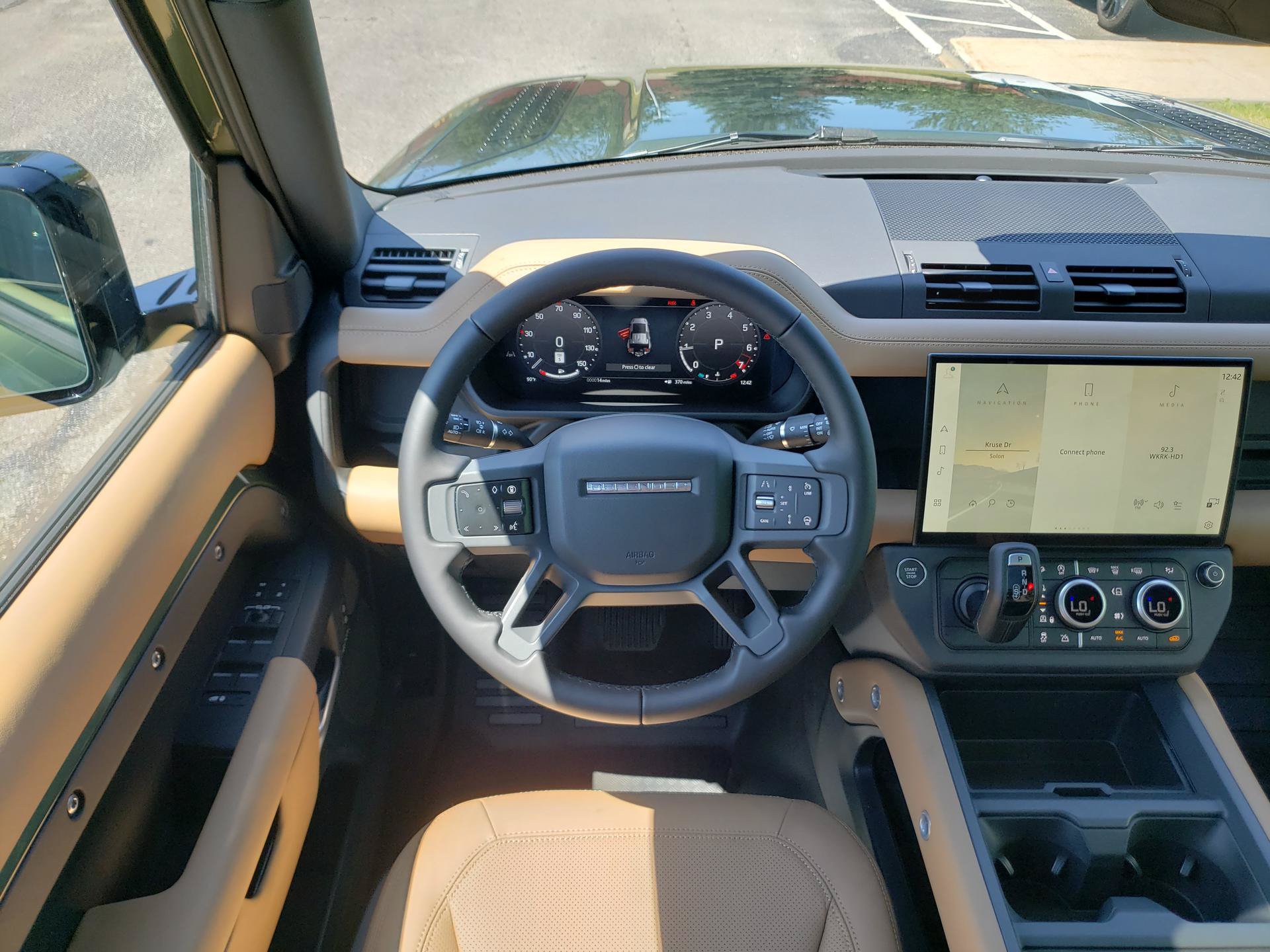 New 2026 Land Rover Defender 110 X-Dynamic SE AWD/4WD image 14