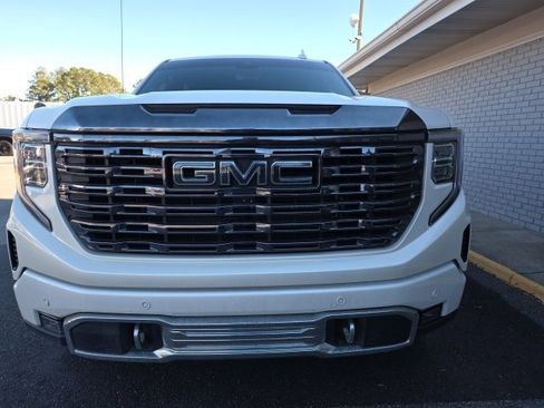 Used 2024 GMC Sierra 1500 Denali Ultimate image 2