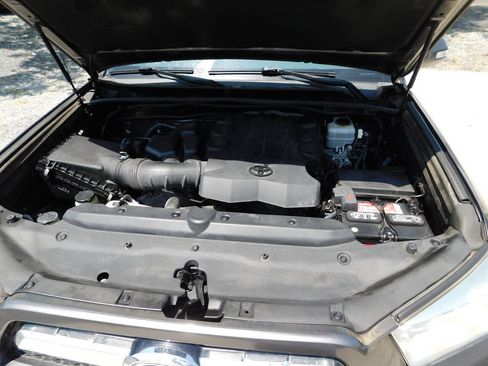 Used 2011 Toyota 4Runner Limited AWD/4WD image 49