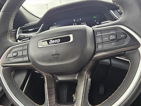 Used 2024 Jeep Grand Cherokee Limited 4xe AWD/4WD image 17