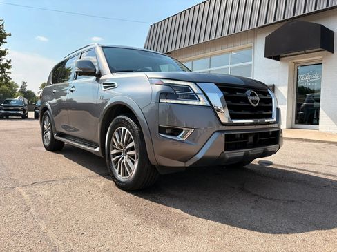 Used 2021 Nissan Armada SL w/ Captain's Chairs Package AWD/4WD image 2
