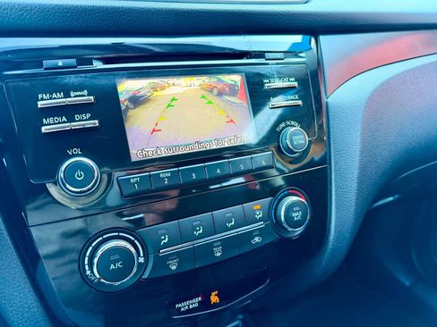 Used 2016 Nissan Rogue S w/ Appearance Package AWD/4WD image 12