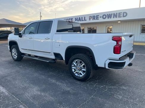 Used 2024 Chevrolet Silverado 2500 High Country w/ Technology Package AWD/4WD image 7