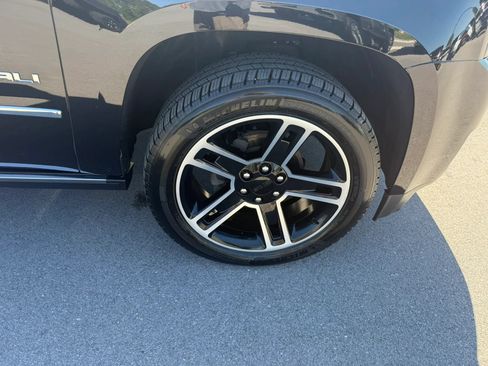 Used 2019 GMC Yukon Denali w/ Denali Ultimate Package AWD/4WD image 23