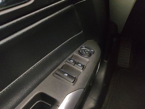 Used 2016 Ford Mustang Premium image 27