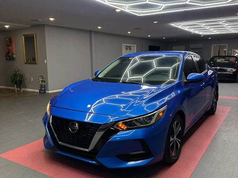 Used 2021 Nissan Sentra SV image 2