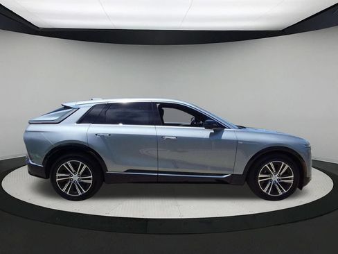 New 2026 Cadillac Lyriq Luxury AWD/4WD image 6