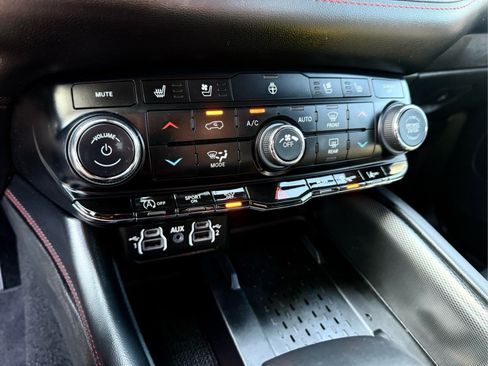 Used 2025 Dodge Durango GT AWD/4WD image 28