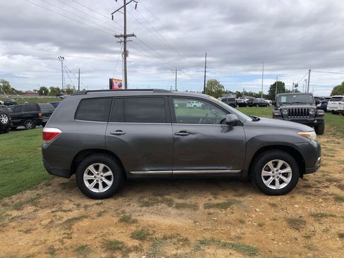 Used 2011 Toyota Highlander 2WD image 6