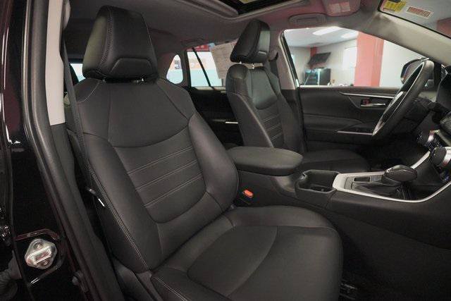 Certified 2022 Toyota RAV4 XLE Premium AWD/4WD image 31