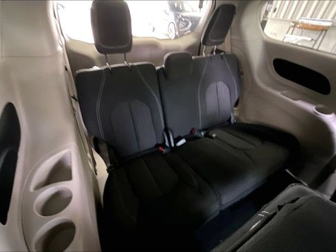 Used 2023 Chrysler Voyager LX FWD image 15