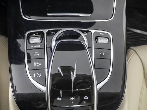 Used 2018 Mercedes-Benz E 300 4MATIC image 31