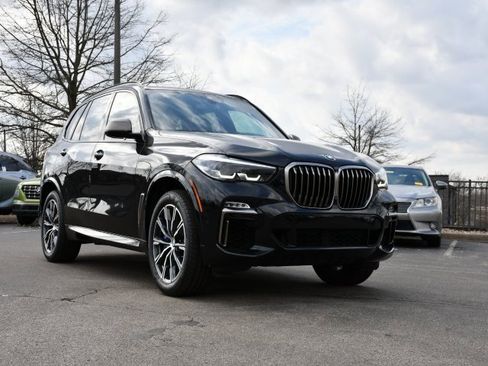 Used 2020 BMW X5 M50i w/ Premium Package image 33