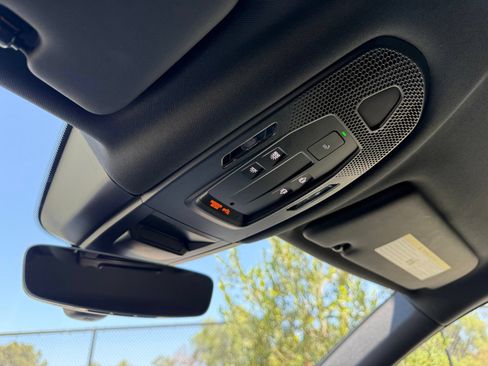 Used 2025 Porsche Cayenne Coupe AWD/4WD image 17