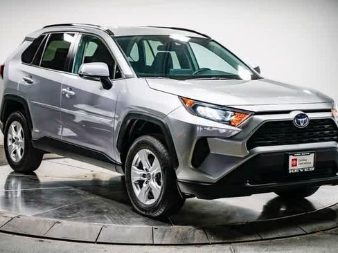 Certified 2019 Toyota RAV4 LE image 6