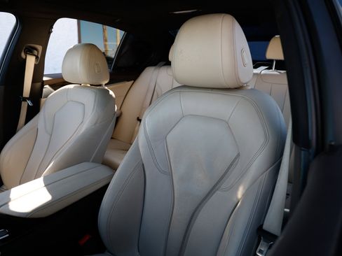 Used 2017 BMW 540i image 9