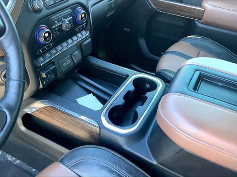 Used 2021 Chevrolet Silverado 3500 High Country w/ Technology Package image 17