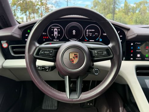 Used 2025 Porsche Taycan image 15