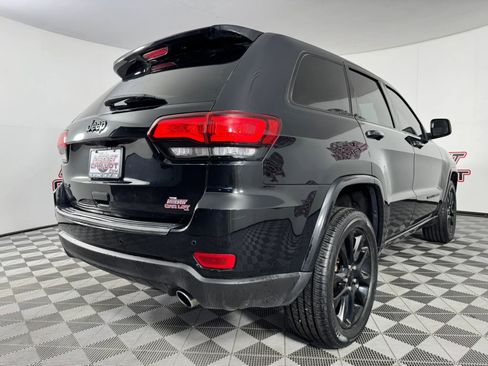 Used 2021 Jeep Grand Cherokee Laredo X AWD/4WD image 30