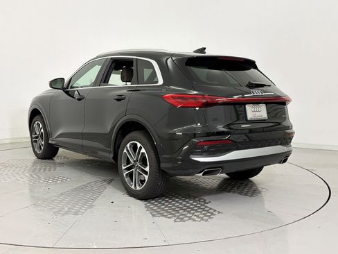 Used 2025 Audi Q5 Premium w/ Convenience Package AWD/4WD image 3