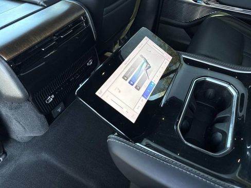 Used 2022 Jeep Grand Wagoneer Series I image 16