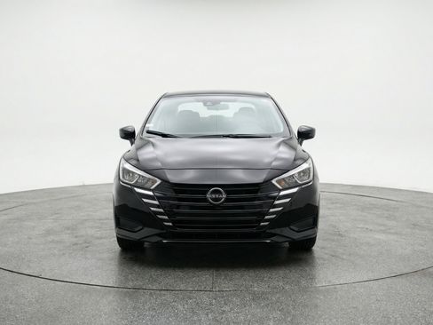 Used 2025 Nissan Versa SV FWD image 2