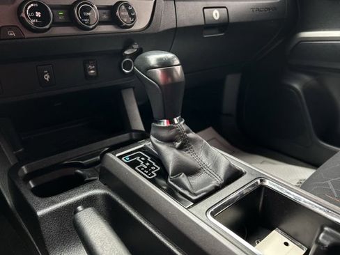 Used 2016 Toyota Tacoma TRD Sport w/ Towing Package AWD/4WD image 38