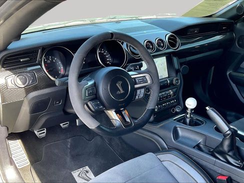 Used 2019 Ford Mustang Shelby GT350 w/ Technology Package RWD image 13