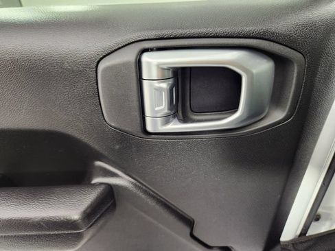 Used 2024 Jeep Wrangler Unlimited AWD/4WD image 16