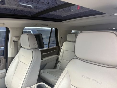 Used 2021 GMC Yukon Denali w/ Denali Ultimate Package image 2