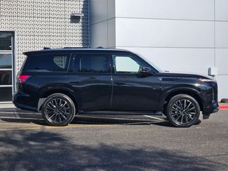 Used 2025 INFINITI QX80 Autograph w/ Autograph Exterior Package AWD/4WD video 4