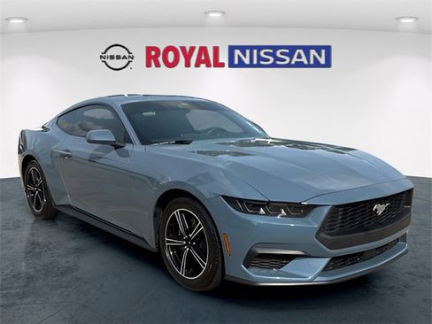 Used 2025 Ford Mustang Coupe image 1