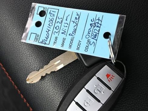 Used 2025 Nissan Frontier Pro-X w/ Pro Premium Package image 24